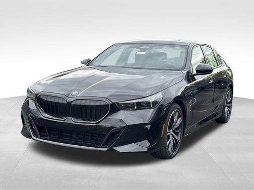 Black Sapphire Metallic 2027 BMW 550e 550e xDrive
