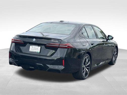 Black Sapphire Metallic 2027 BMW 550e 550e xDrive