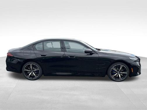 Black Sapphire Metallic 2027 BMW 550e 550e xDrive