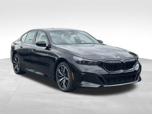 Black Sapphire Metallic 2027 BMW 550e 550e xDrive