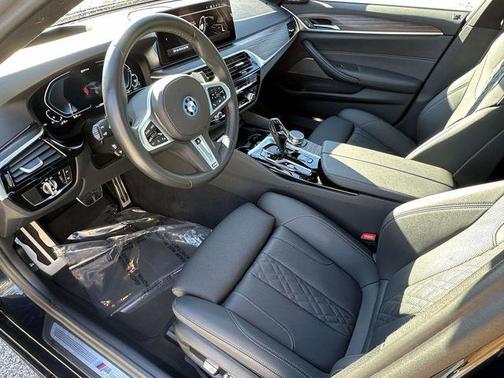 Carbon Black Metallic 2023 BMW 530e Base