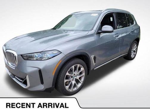 Skyscraper Grey Metallic 2026 BMW X5 xDrive40i