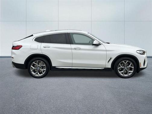 2022 BMW X4 xDrive30i