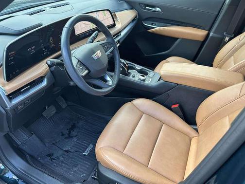 Emerald Lake Metallic 2024 Cadillac XT4 Premium Luxury