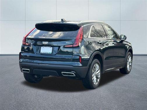 Emerald Lake Metallic 2024 Cadillac XT4 Premium Luxury