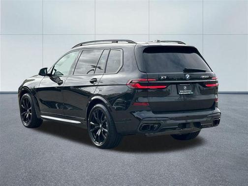 2025 BMW X7 M60i