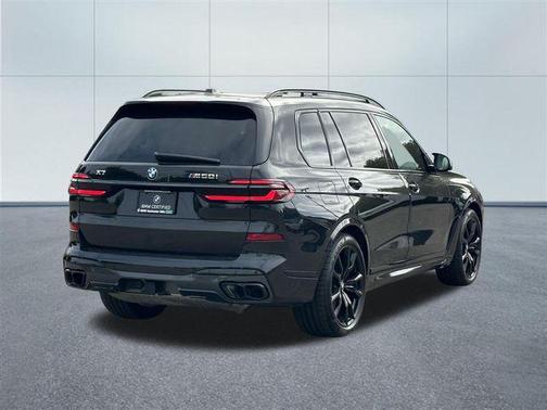 2025 BMW X7 M60i