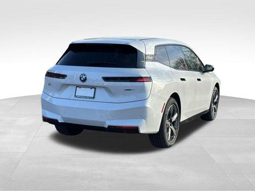 2026 BMW iX xDrive60