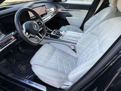 2025 BMW i7 xDrive60