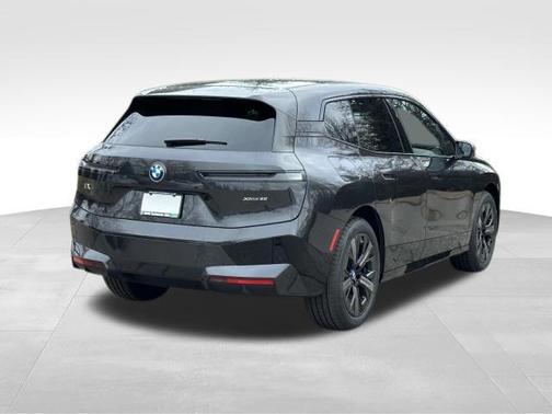 2025 BMW iX xDrive50