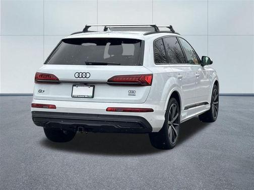 2023 Audi Q7 55 Premium Plus