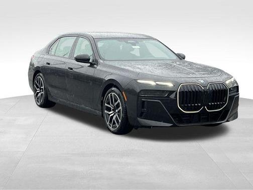 Black Sapphire Metallic 2026 BMW 740 xDrive