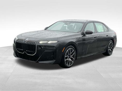 Black Sapphire Metallic 2026 BMW 740 xDrive