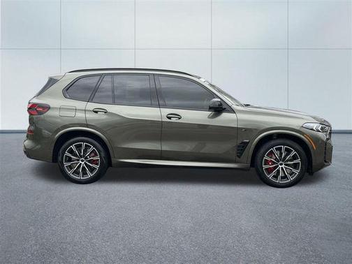 2025 BMW X5 M60i