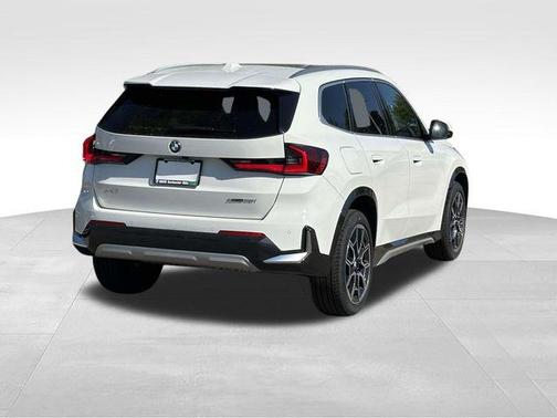 Alpine White 2026 BMW X1 xDrive28i