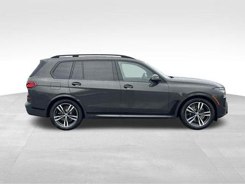 Dravit Grey Metallic 2026 BMW X7 xDrive40i