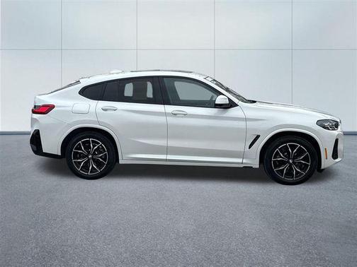 2024 BMW X4 xDrive30i