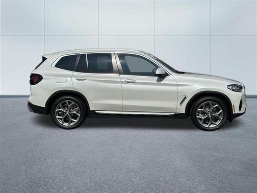 Mineral White Metallic 2023 BMW X3 xDrive30i