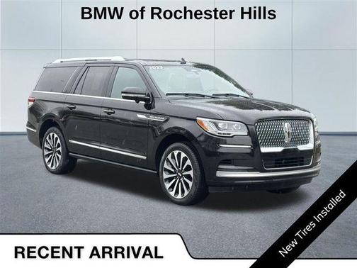 Infinite Black Metallic Clearcoat 2023 Lincoln Navigator Reserve