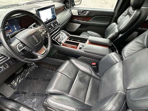 Infinite Black Metallic Clearcoat 2023 Lincoln Navigator Reserve