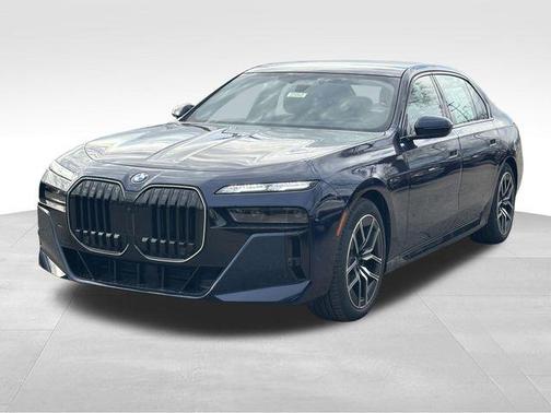 Tanzanite Blue II Metallic 2026 BMW 760 xDrive