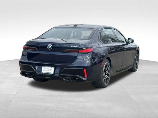 Tanzanite Blue II Metallic 2026 BMW 760 xDrive