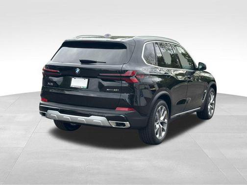 Black Sapphire Metallic 2026 BMW X5 xDrive40i