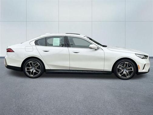 2025 BMW i5 xDrive40