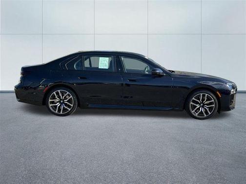 Carbon Black Metallic 2026 BMW 740 xDrive