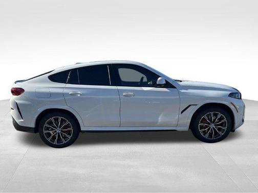 Alpine White 2027 BMW X6 xDrive40i