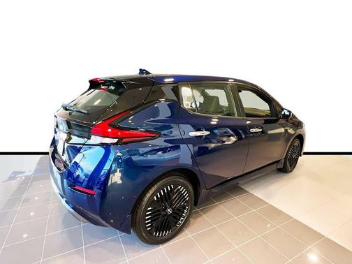 Deep Blue Pearl 2024 Nissan Leaf SV PLUS