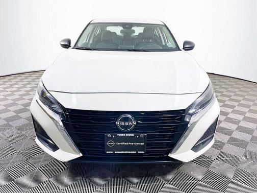 Pearl White Tricoat 2024 Nissan Altima 2.5 SV