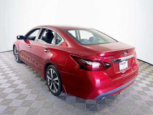 Cayenne Red 2017 Nissan Altima 2.5 SR