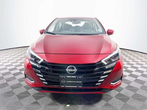 Scarlet Ember Tintcoat 2025 Nissan Versa 1.6 SV