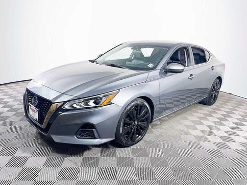 Gun Metallic 2020 Nissan Altima SR FWD