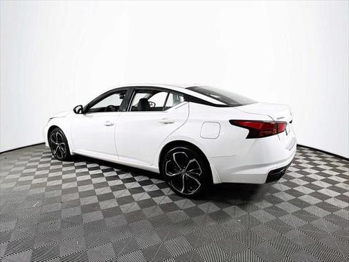 2023 Nissan Altima SR Intelligent AWD