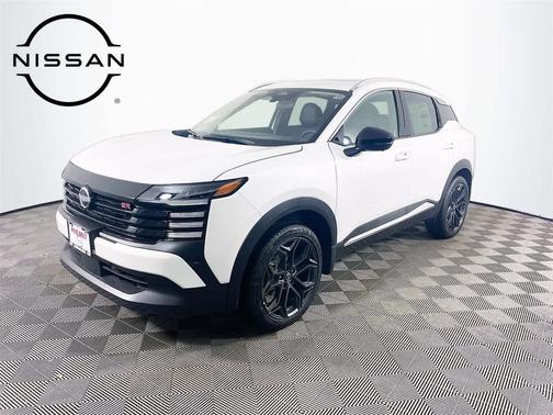 Aspen White Tricoat 2026 Nissan Kicks SR