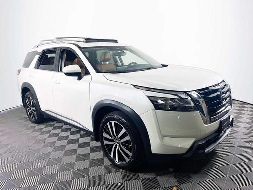 Pearl White Tricoat 2024 Nissan Pathfinder Platinum 4WD