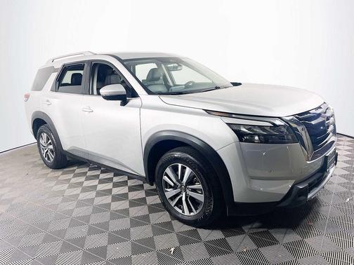 2025 Nissan Pathfinder SL 4WD