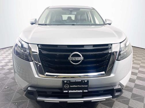 2025 Nissan Pathfinder SL 4WD