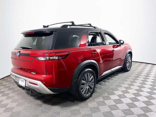 Scarlet Ember Tintcoat/Super Black 2023 Nissan Pathfinder SL 4WD