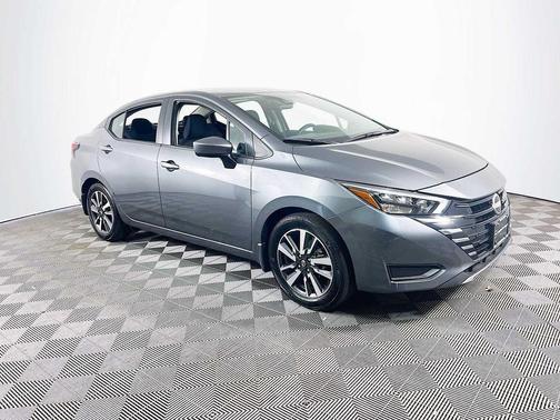 Gun Metallic 2025 Nissan Versa 1.6 SV