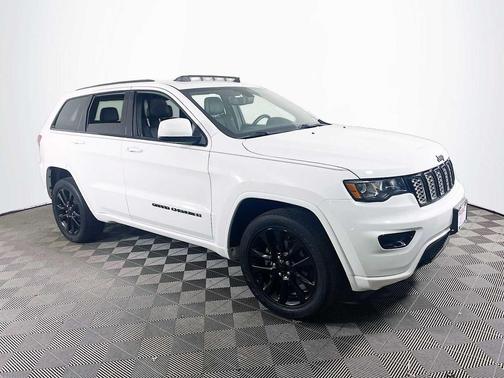 Bright White Clearcoat 2020 Jeep Grand Cherokee Altitude