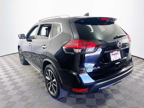 Magnetic Black 2018 Nissan Rogue SL