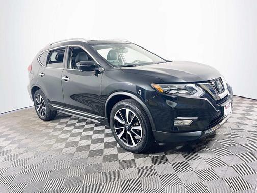 Magnetic Black 2018 Nissan Rogue SL