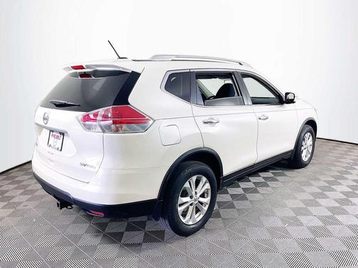 Pearl White 2016 Nissan Rogue SV