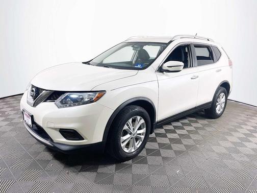 Pearl White 2016 Nissan Rogue SV