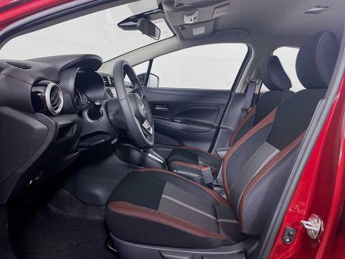 Scarlet Ember Tintcoat 2025 Nissan Versa 1.6 S