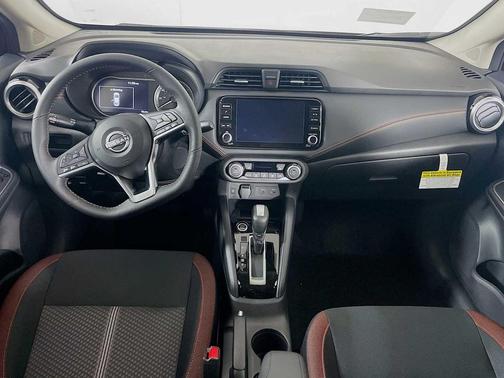 Scarlet Ember Tintcoat 2025 Nissan Versa 1.6 S