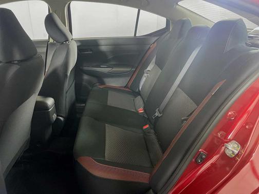 Scarlet Ember Tintcoat 2025 Nissan Versa 1.6 S